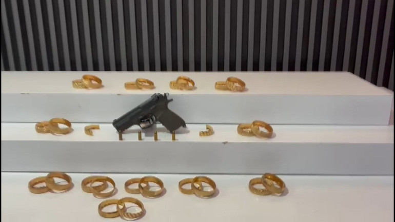 Kuyumcuyu soyup metrobüsle kaçan şahıs tutuklandı