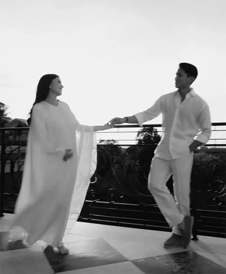  Pembe giymişsin, kızınız mı olacak