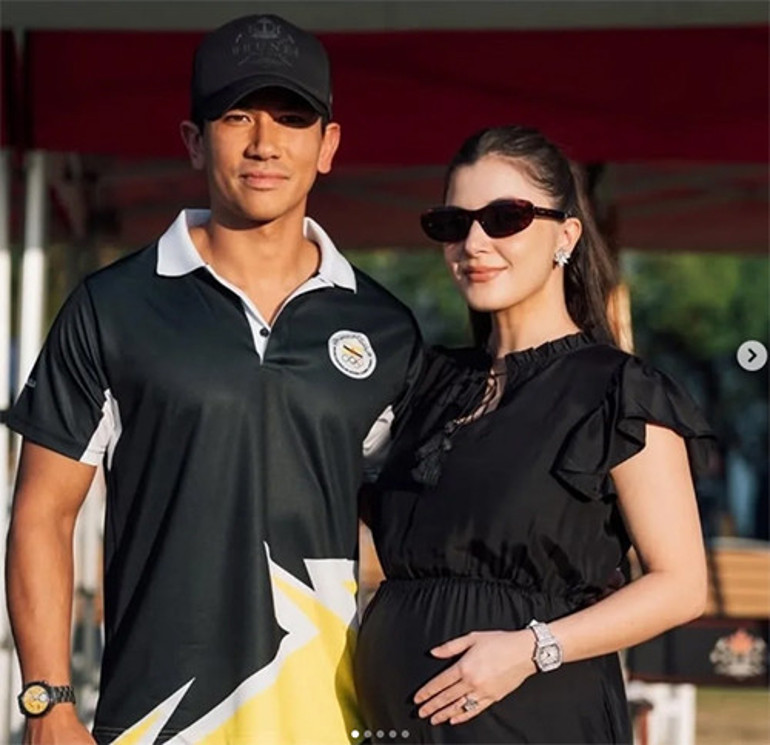 Çocukluk aşkıyla evlenip hamile kalmıştı: Pembe giymişsin, kızınız mı olacak