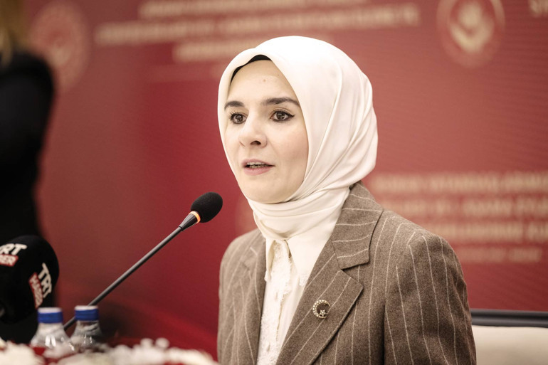 Çetelerden çocuklara story tuzağı