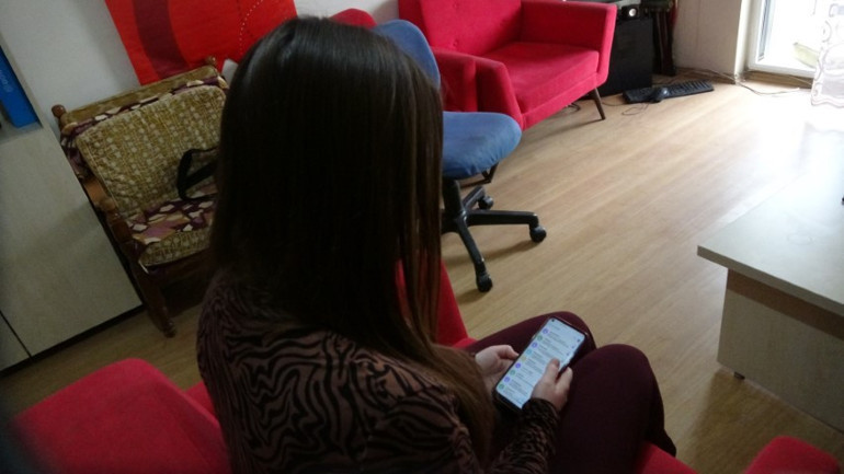 Genç kız E-devlete bakınca gerçeği anladı Foyası anlaşılınca iş teklifinde bulundu