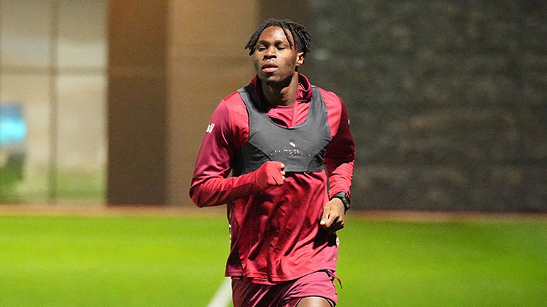 Galatasarayda 4 oyuncu sınırda