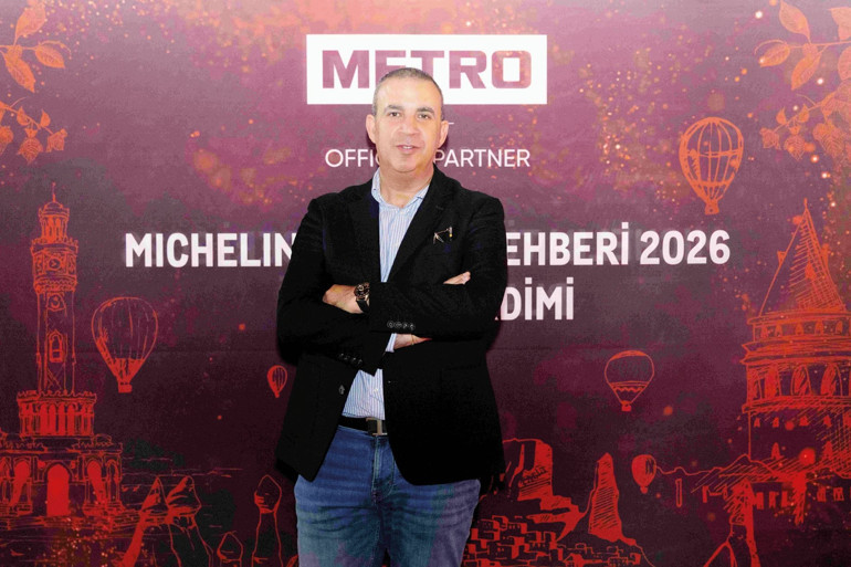 Plaketler sahiplerini buldu