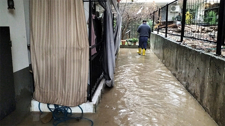 Kuvvetli kar ve sağanak geliyor Meteoroloji saat verdi: Kar, yağış ve fırtına uyarısı 23 il için sarı alarm