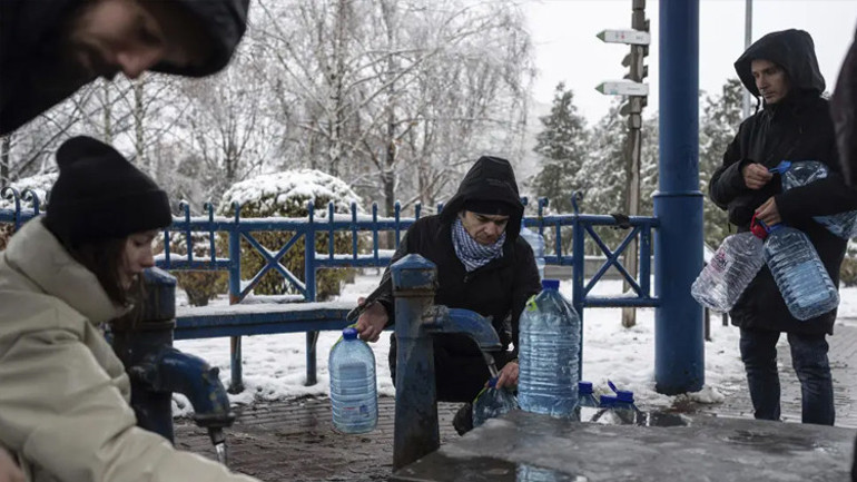 Ukraynanın başkenti Kievde halka gıda ve ilaç stoklama çağrısı