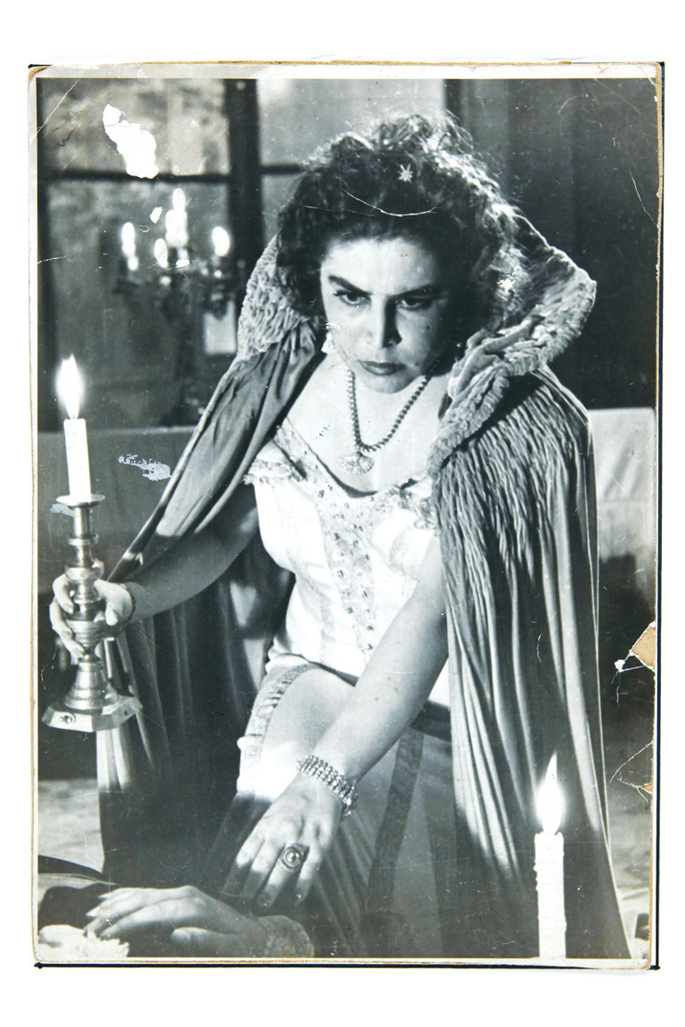 ‘Benim ruhumu sürükleyen sanat aşkıdır’