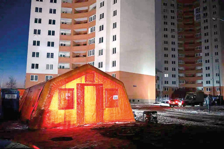 Abu Dabi’de üçlü toplantı... Barış masasında gündem toprak ve para