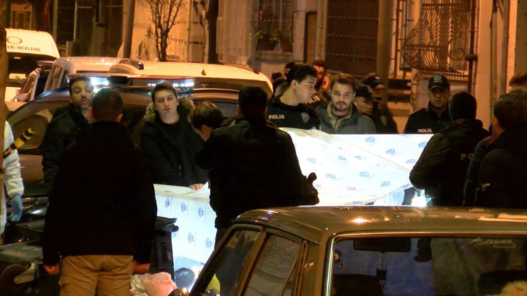 Şişlide korkunç olay Çöp konteynerinde başı kesik kadın cesedi bulundu