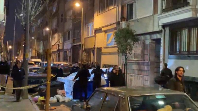 Şişlide korkunç olay Çöp konteynerinde başı kesik kadın cesedi bulundu