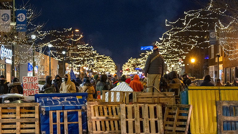 Trumpın ICE ajanları bir kişiyi daha öldürdü: ABDde sokaklar savaş alanına döndü
