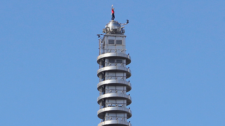 Dünyanın izlediği ipsiz tırmanış başarıyla tamamlandı