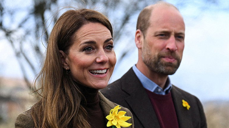 Kıskançlık ateşi içinde yanmaya devam ediyor… Kocasının yasak aşkı olduğu söylenen kadına kafayı takmış… ‘Seni bir daha etrafımızda görmeyeceğim’