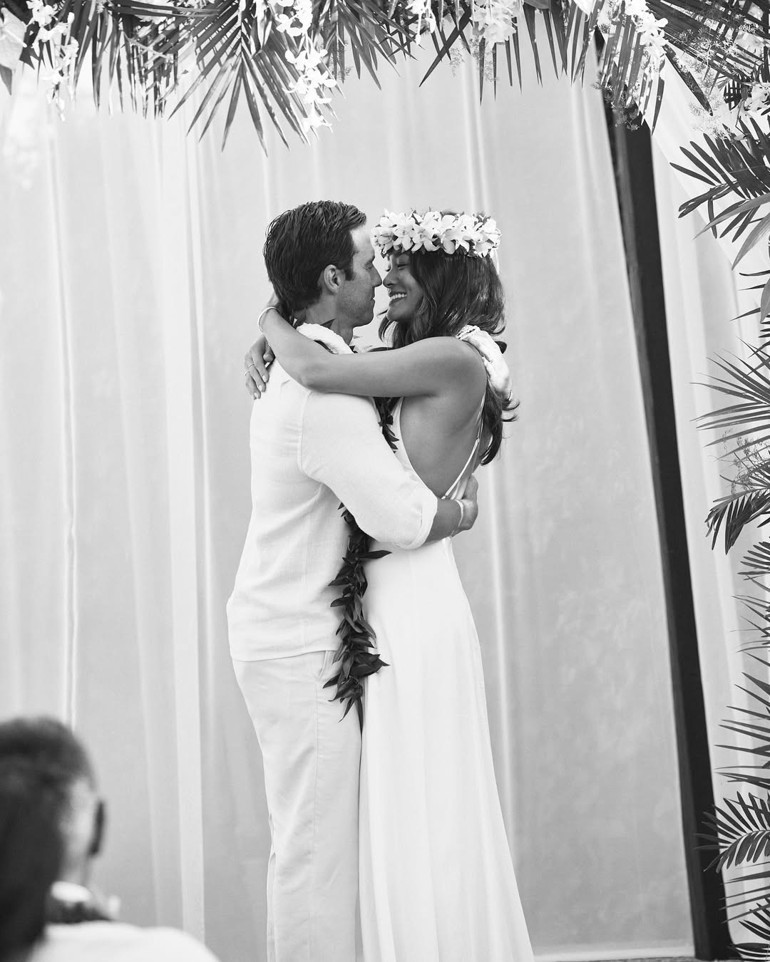 Yangında evleri yandı, yuvalarını yeni baştan kurdular… Ünlü çifte iki senede ikinci bebek geliyor