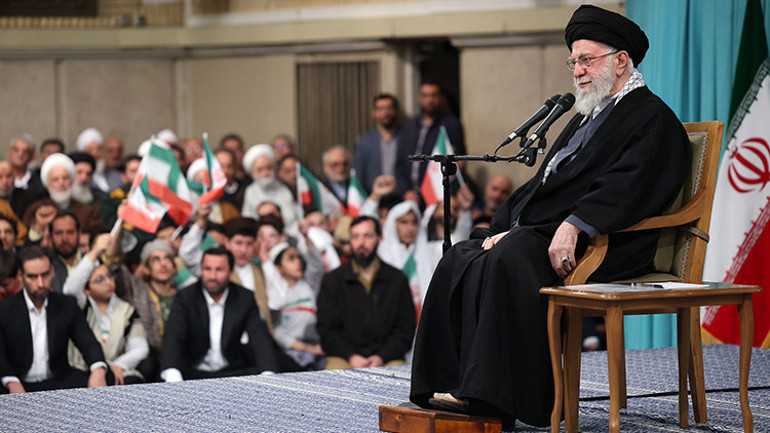 İranda benzeri görülmemiş tehdit Hamaney yeraltına indi iddiası