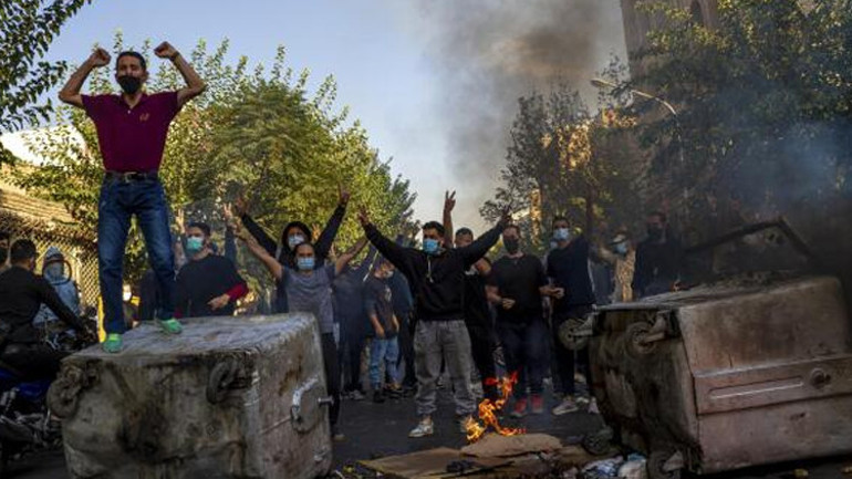 İranda benzeri görülmemiş tehdit Hamaney yeraltına indi iddiası