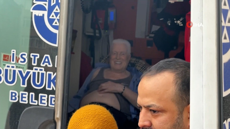 İzzet Günay sevenlerini korkuttu Cenaze töreninde bir anda yere yığıldı