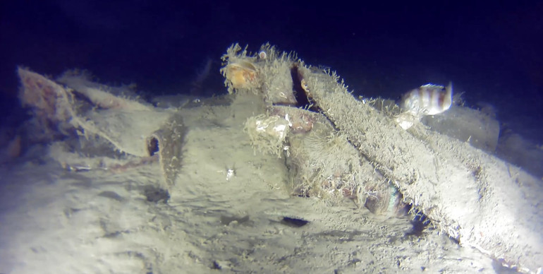 Marmara Denizi'nde su altı arama çalışması ve tespit edilen uçak parçası