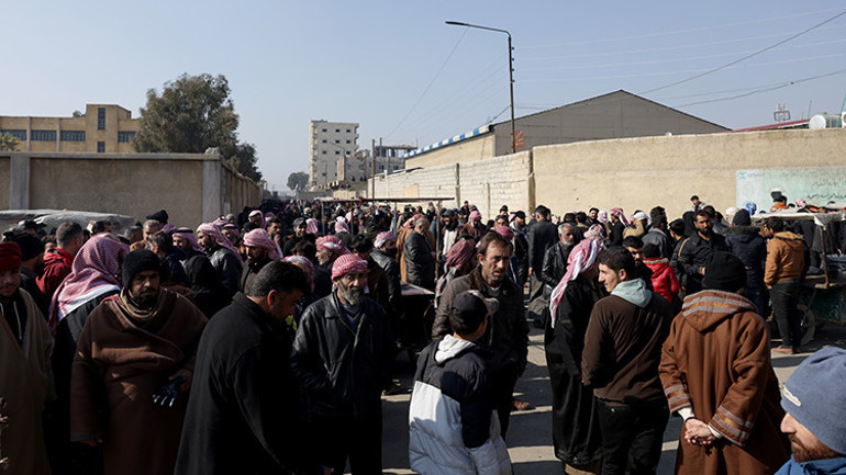 YPG/SDG kontrolündeki bölgeye insani koridorlar açıldı: Aktanda yüzlerce kimlik kartı bulundu, sahipleri kayıp