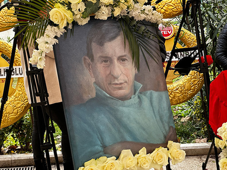 Duayen oyuncu Haldun Dormene veda... Işığımız söndü, karanlıkta kaldık