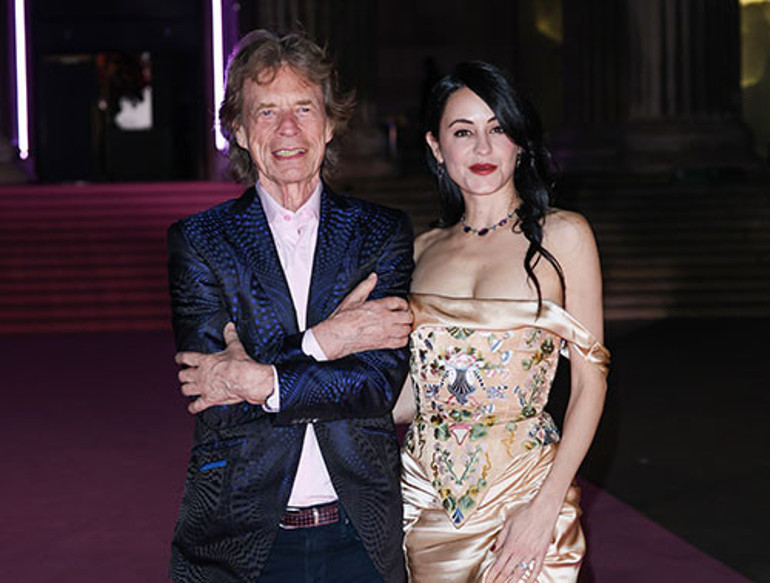 Ünlü müzisyen 30 yaş genç karısıyla milyonlarının keyfini çıkarıyor: Oğlu borç içinde boğuluyor: Çalışıp hayatını kendin kazan