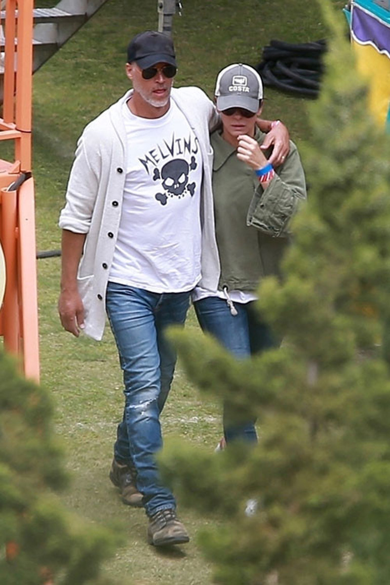 Aşkı geç buldu, onu da ölüm elinden aldı... El ele geçtiğimiz sokaklarda yalnızım şimdi... Seni çok özledim sevgilim