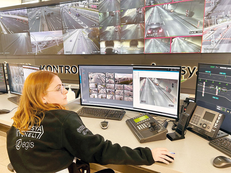 Denizin altında devriye Yasemin