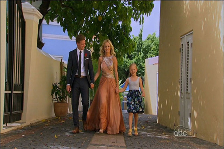 Evlilik yarışmasıyla tanınmıştı… Ünlü televizyon yıldızı 39 yaşında anneanne oldu