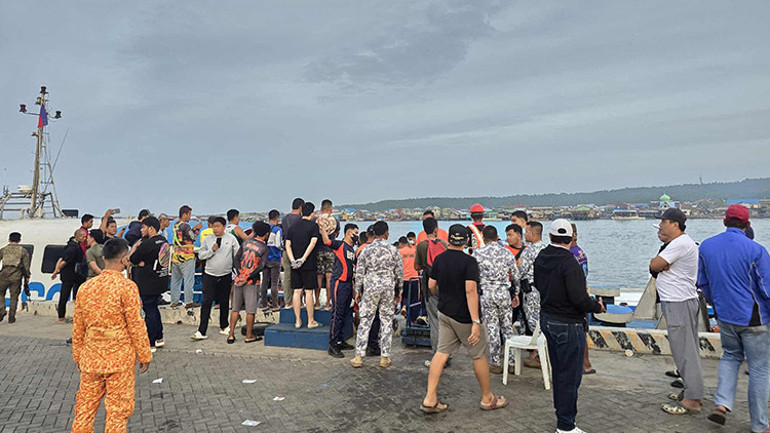 Filipinlerde 359 yolcuyu taşıyan feribot battı: 15 kişi hayatını kaybetti