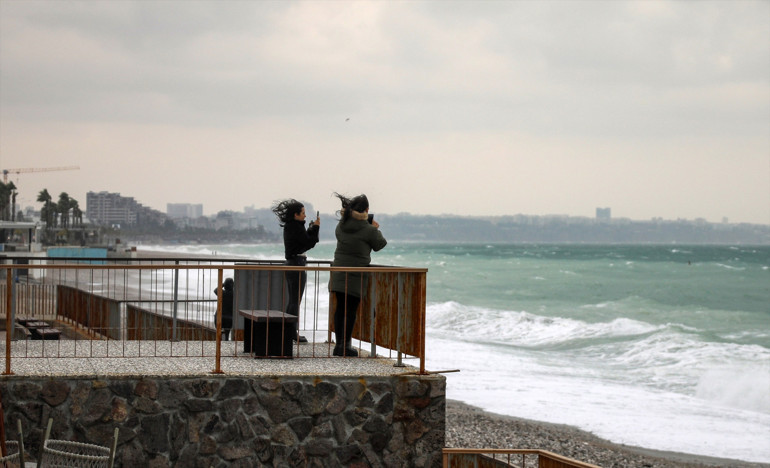 22 il için sarı kodlu meteorolojik uyarı Kuvvetli yağış ve fırtınaya dikkat
