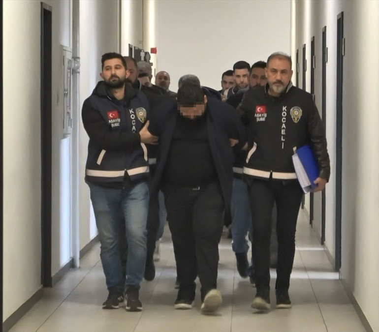Kocaelide iş insanı ve doktora suikast planını polis ortaya çıkardı Azmettiricilerin kiralık tetikçi ile buluştuğu anlar kamerada