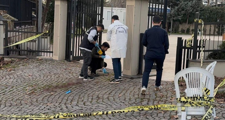 Annelerinin cenazesinde miras kavgası kanlı bitti… Ağabey kardeşini silahla vurarak öldürdü