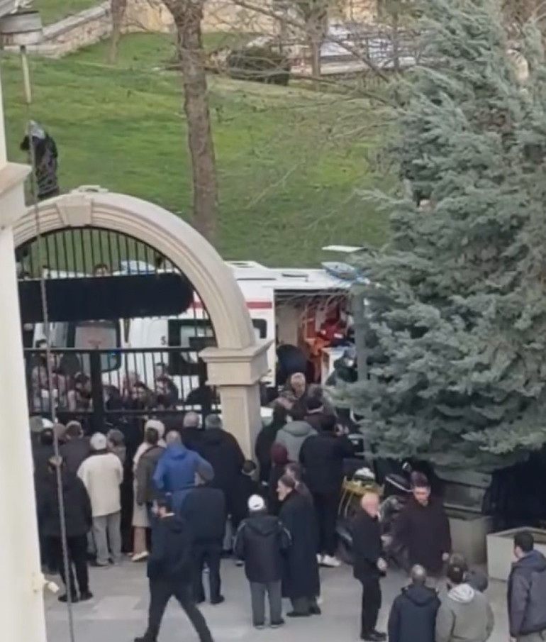 Annelerinin cenazesinde miras kavgası kanlı bitti… Ağabey kardeşini silahla vurarak öldürdü