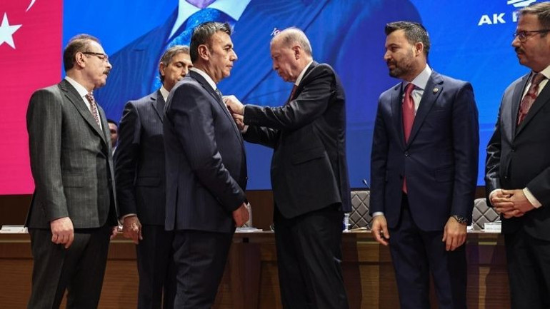 AK Parti Sözcüsü Ömer Çelik: PKK’nın tüm uzantılarıyla kendisini feshetmesi gerekiyor