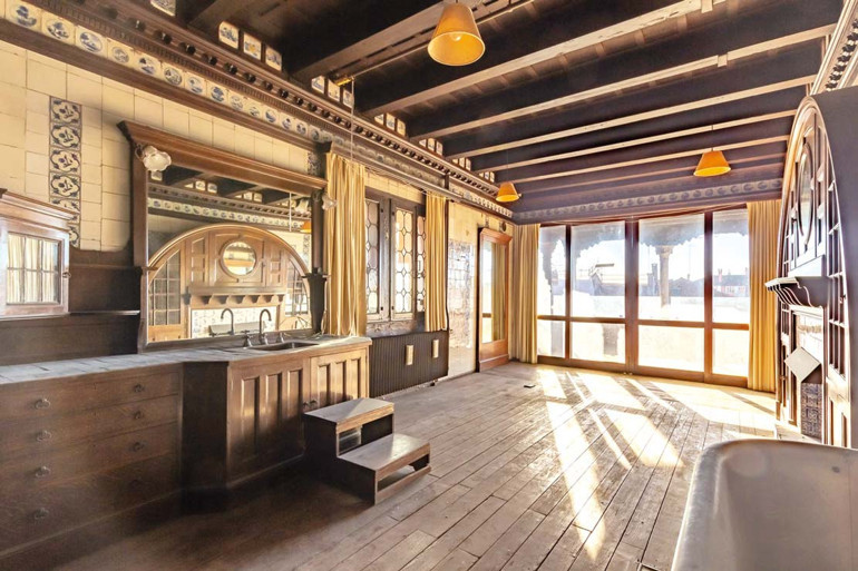 Lanetli Saray satılıyor… Sahiplerine hep ‘ölüm’ getirdi - 
                    1. Resim