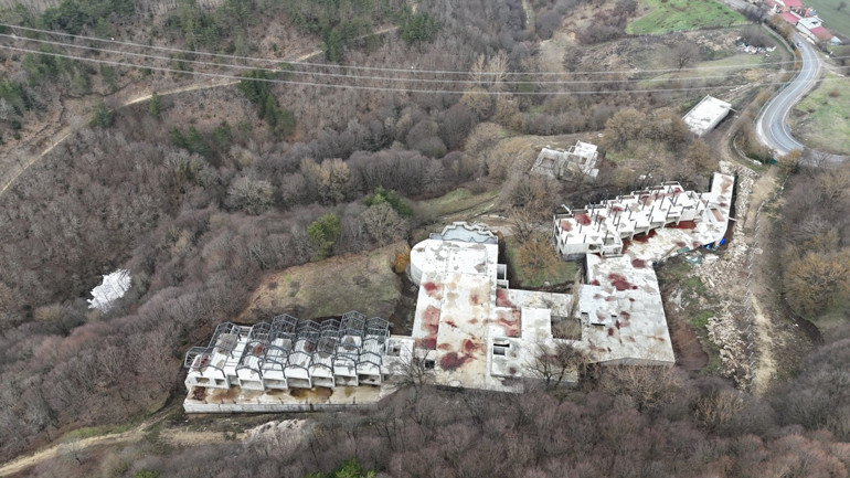 Halit Ergülün Kartalkayadaki yangın faciası öncesi inşasına başladığı otelde ruhsata aykırı yapı İncelemeler sürüyor