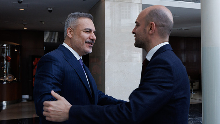 Dışişleri Bakanı Hakan Fidan, Fransız mevkidaşı Barrot ile görüştü