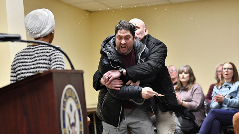 ABDde Temsilciler Meclisi üyesi Omar saldırıya uğradı
