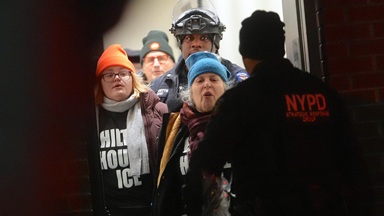 New Yorkta çok sayıda protestocuya gözaltı