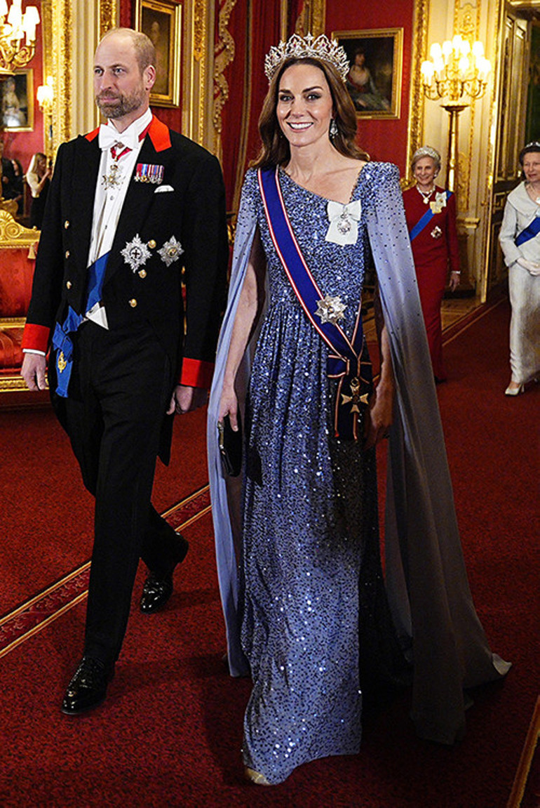 Kılıçlar çekildi… Kraliçelerin savaşı… ‘Gelinine iyi davran, onun insafına kalacaksın’