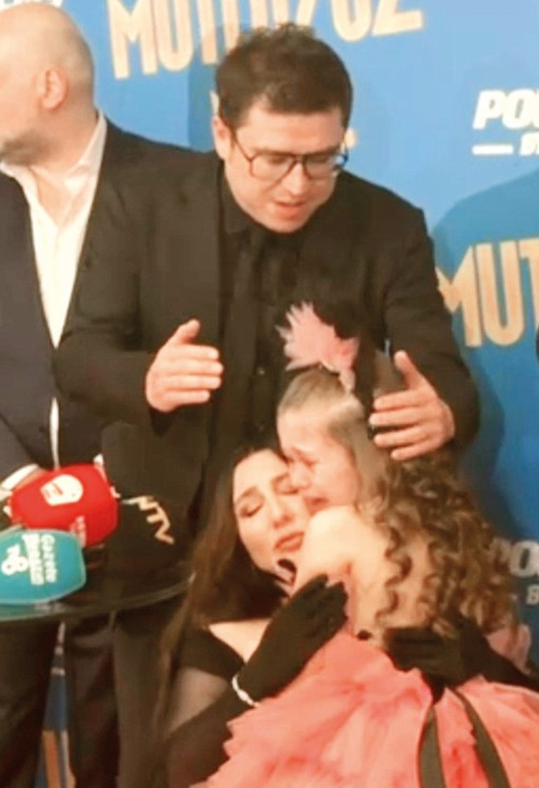 Hem ağladı hem ağlattı