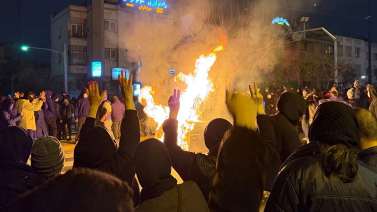 Son dakika... Orta Doğu alarmda İsrailli ve Suudi yetkililer Washingtonda iddiası... Tahranda savaş hazırlıkları: Sığınaklar ve siren sistemleri kurulacak