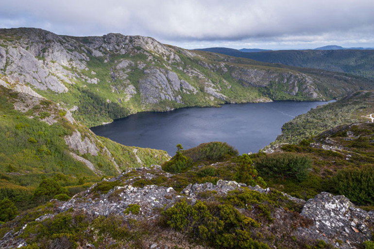 Yapay zekâ öve öve bitiremedi, turistler bölgeye akın etti... Aslında öyle bir yer hiç var olmamıştı