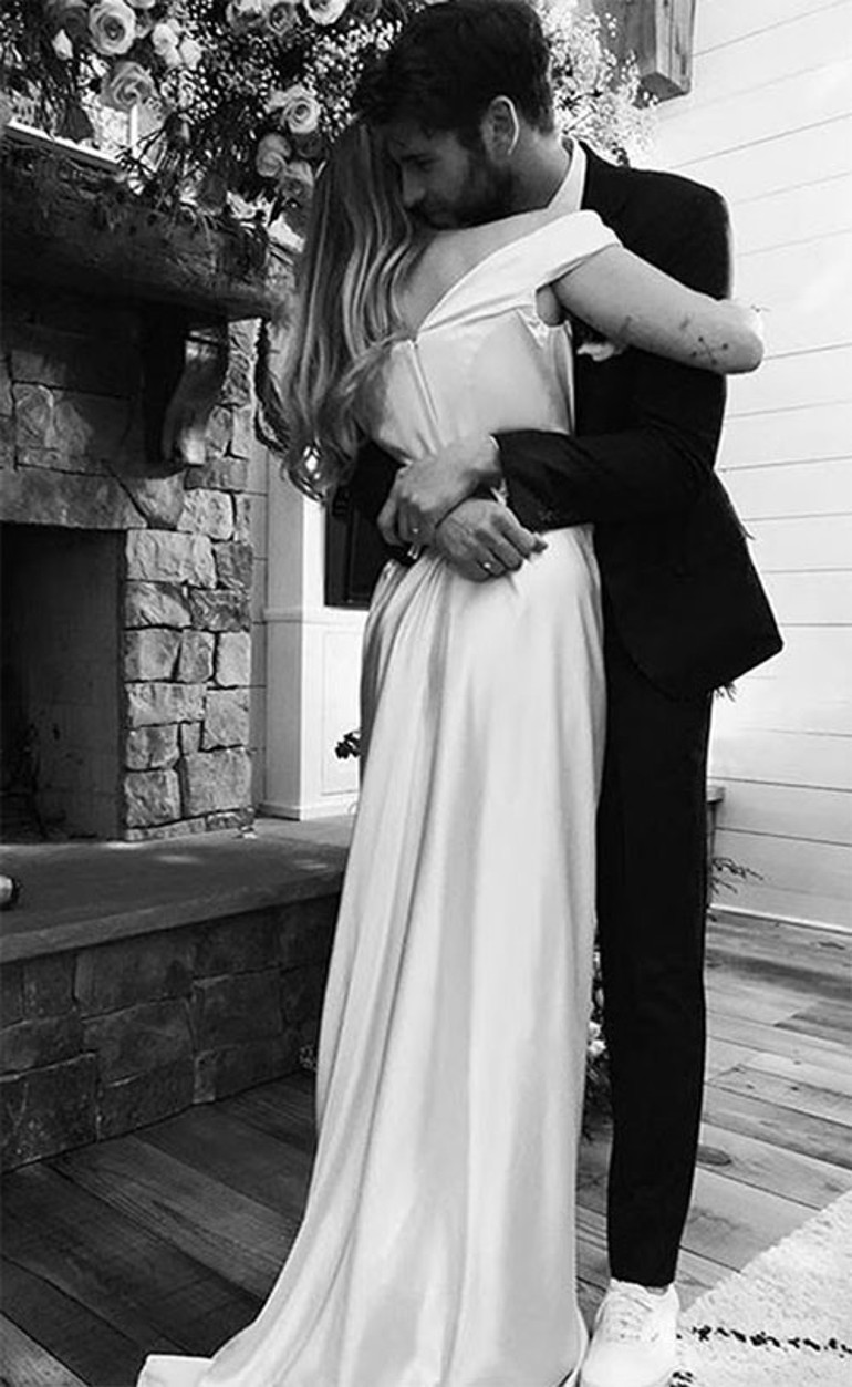 Başkasıyla nişanlandı ama aklı eski kocasında... Böyle giderse iki yuva da kurulmadan yıkılacak