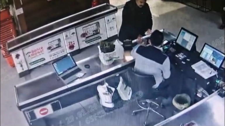 Korkunç cinayeti itiraf etti Anneannesini gezmeye diye çıkarıp bastonla öldürdü... 5 kişi gözaltında