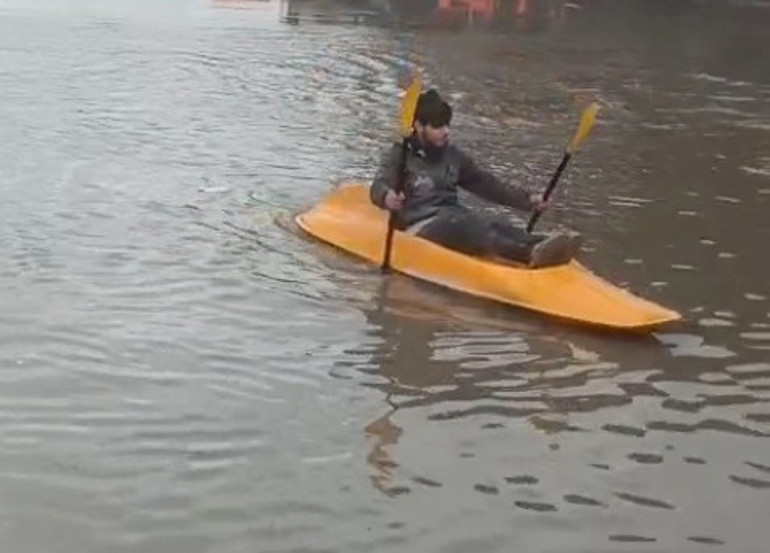 58 ilde alarm: Dereler taştı, yolları su bastı Meteoroloji uyardı: Tüm yurda yayılıyor | İstanbula kar yağacak mı
