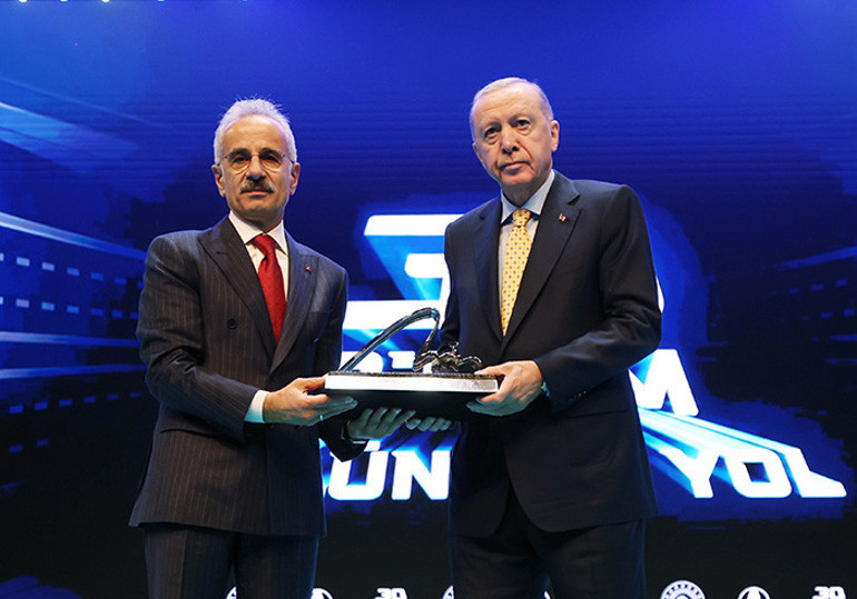 Cumhurbaşkanı Erdoğan: Muhalefetin tek yaptığı takoz koymak