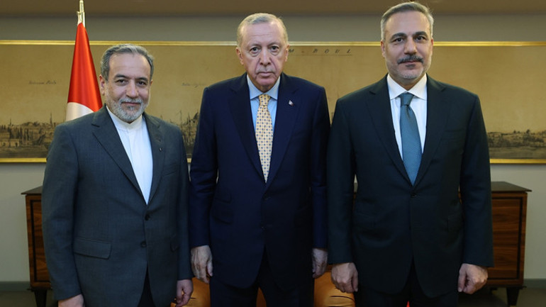 Cumhurbaşkanı Erdoğan, İran Dışişleri Bakanı Arakçiyi kabul etti