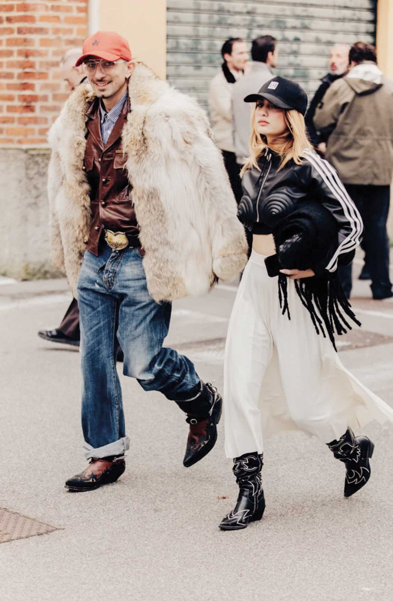 Pantolonlar bol, ceketler omuzdan düşüyor