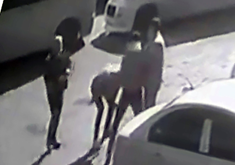 Adanada dolmuş durağında çay bardaklı dehşet Küfürlü konuşmayın diye uyardı, gözünü kaybetti