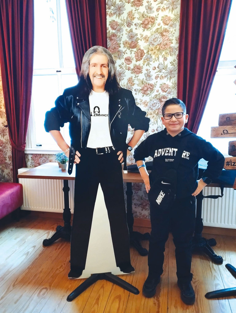 ‘Ektiği sevgi tohumları hiç tanımadığı çocukların kalbinde kocaman ormanlara dönüştü’